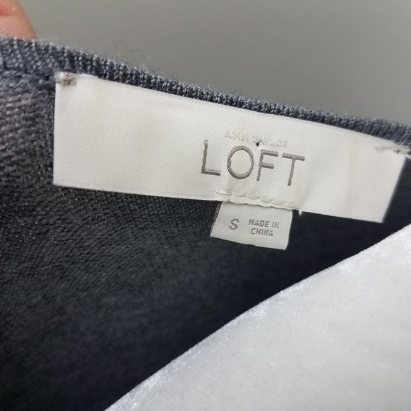 *SALE* [LOFT] Gray Peplum Style Long Sleeve Top - Picture 6 of 7